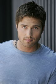 Eric-Winter-3